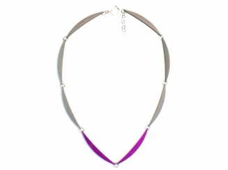 Luna Link 8 Necklace in Graphite & Violet